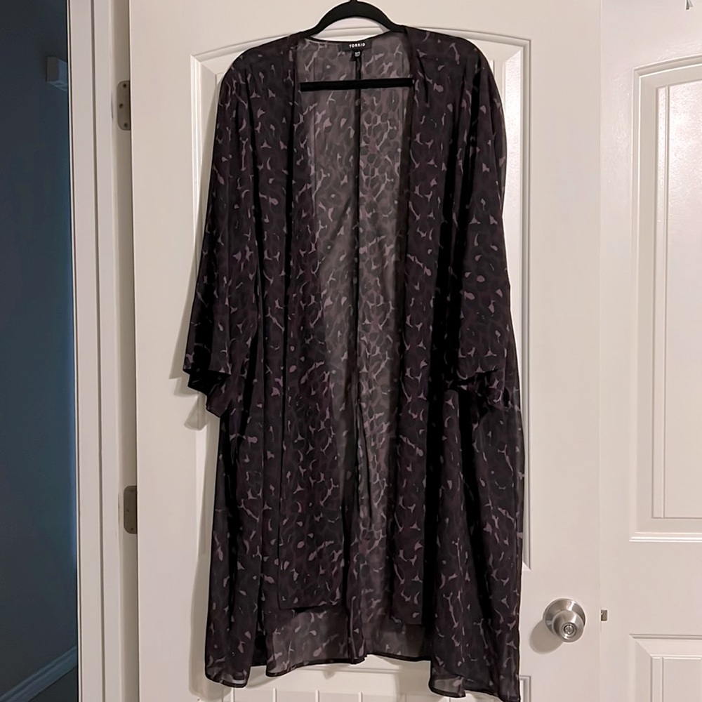 Torrid Purple leopard sheer kimono 5/6